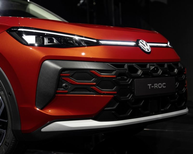 Volkswagen T-Roc 1.5etsi R-Line First Edition 150 PK, Canary Yellow + PANORAMADAK / 20 INCH VELGEN