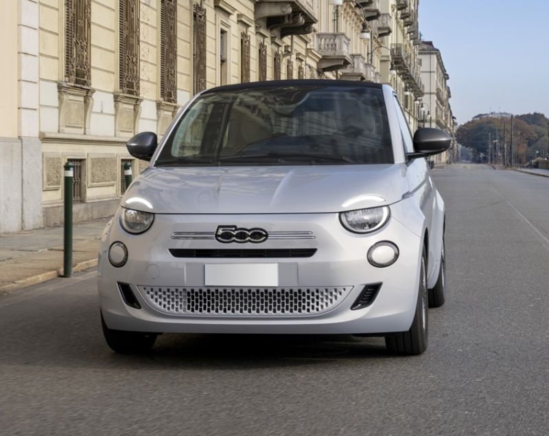 Fiat 500C 1.0 mhev icon 48kW Fiat 500C 1.0 mhev icon 48kW