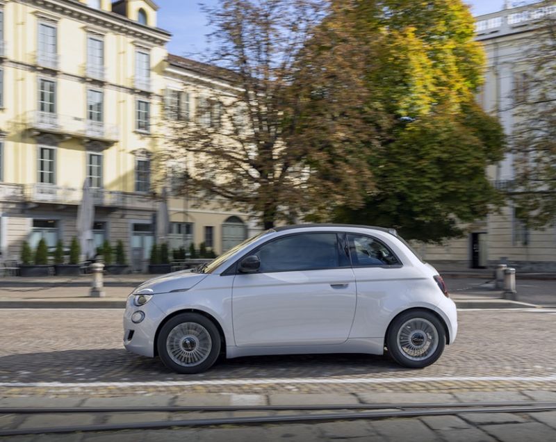 Fiat 500C 1.0 mhev icon 48kW Fiat 500C 1.0 mhev icon 48kW