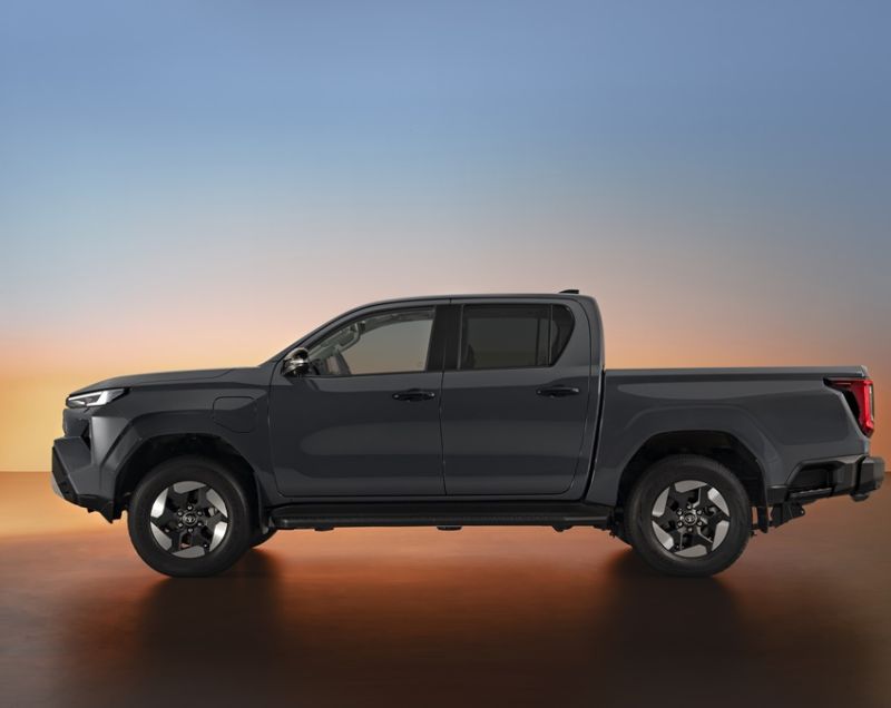 Toyota Hi-lux 59.2kWh ev dc challenger 144kW awd aut