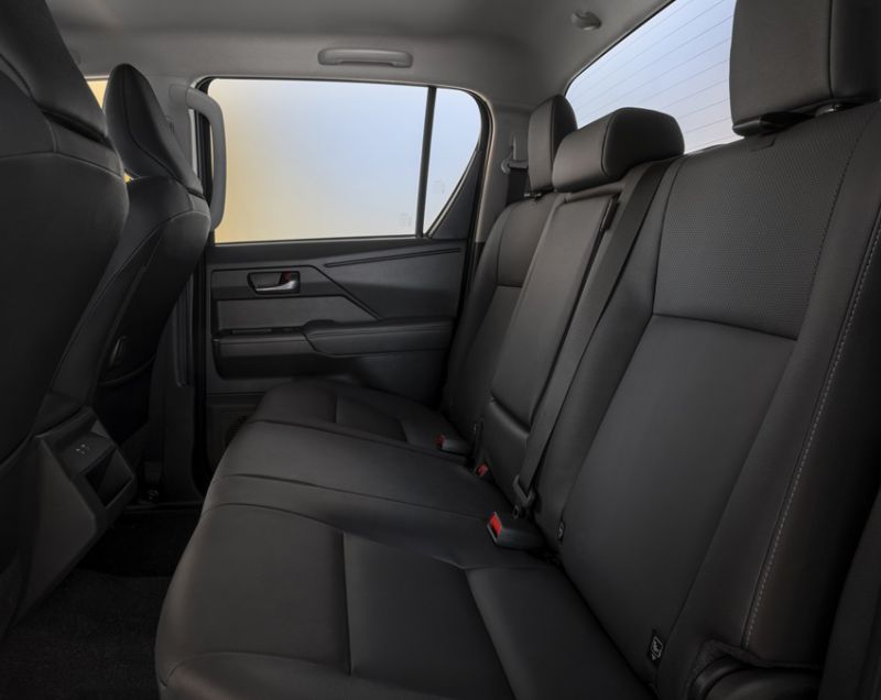 Toyota Hi-lux 59.2kWh ev dc challenger 144kW awd aut