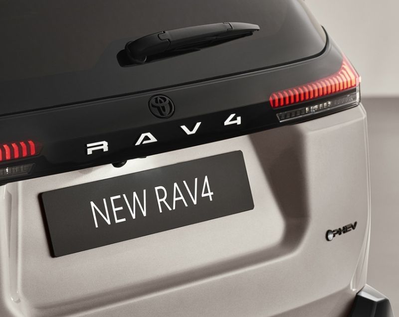 Toyota RAV4 300 phev dynamic 197kW fwd cvt aut